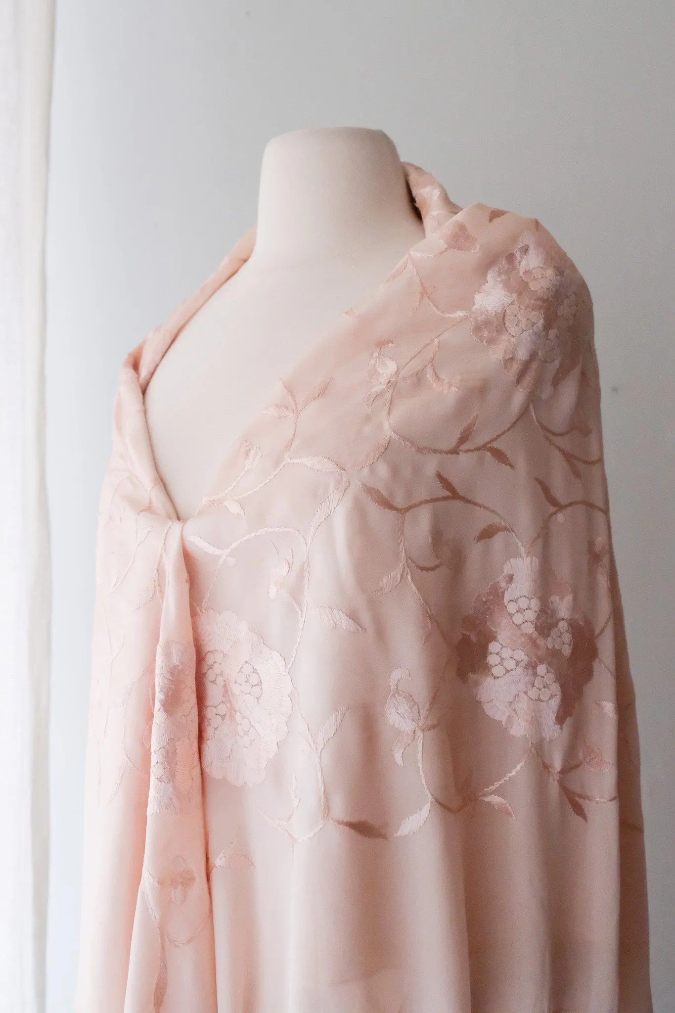 Beautiful 1920's Style Spanish Pink Silk Piano Shawl / OS