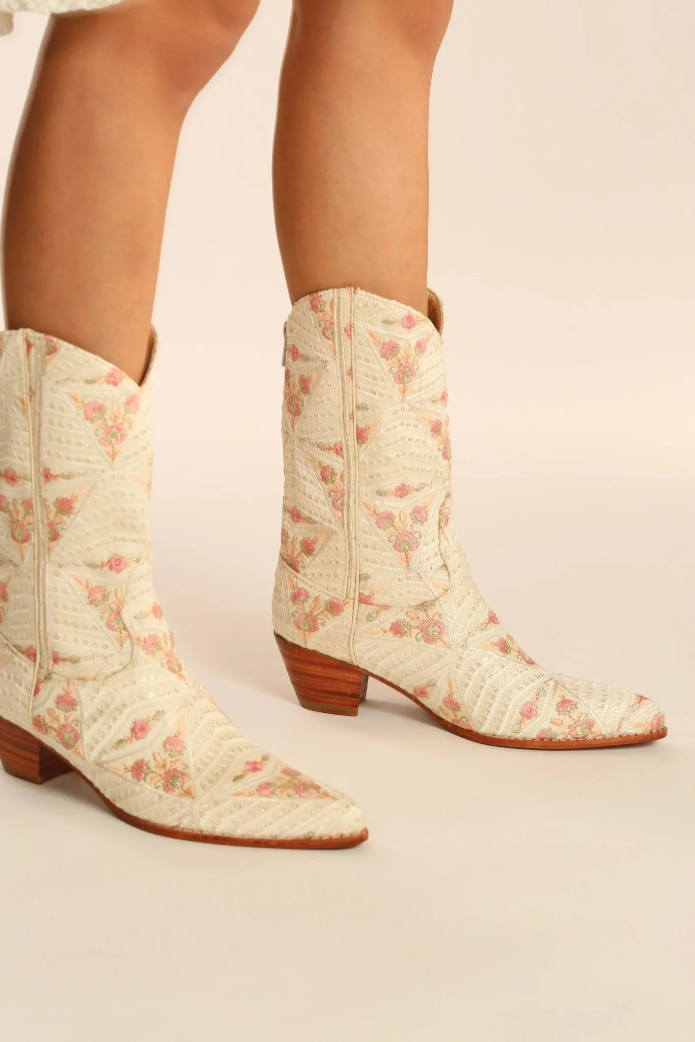 IVORY PINK FLOWER SILK WESTERN BOOTS DEKOTA