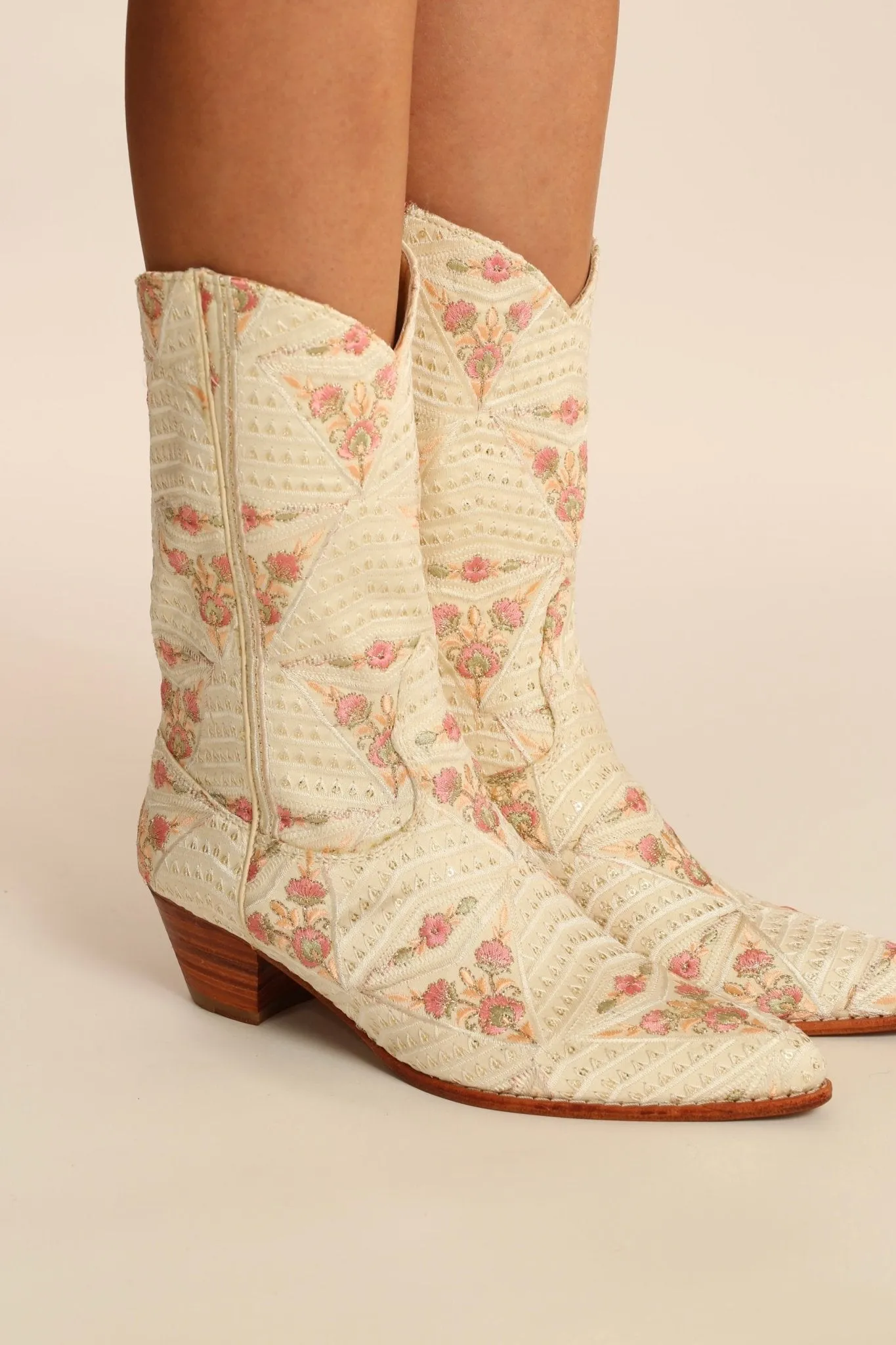 IVORY PINK FLOWER SILK WESTERN BOOTS DEKOTA