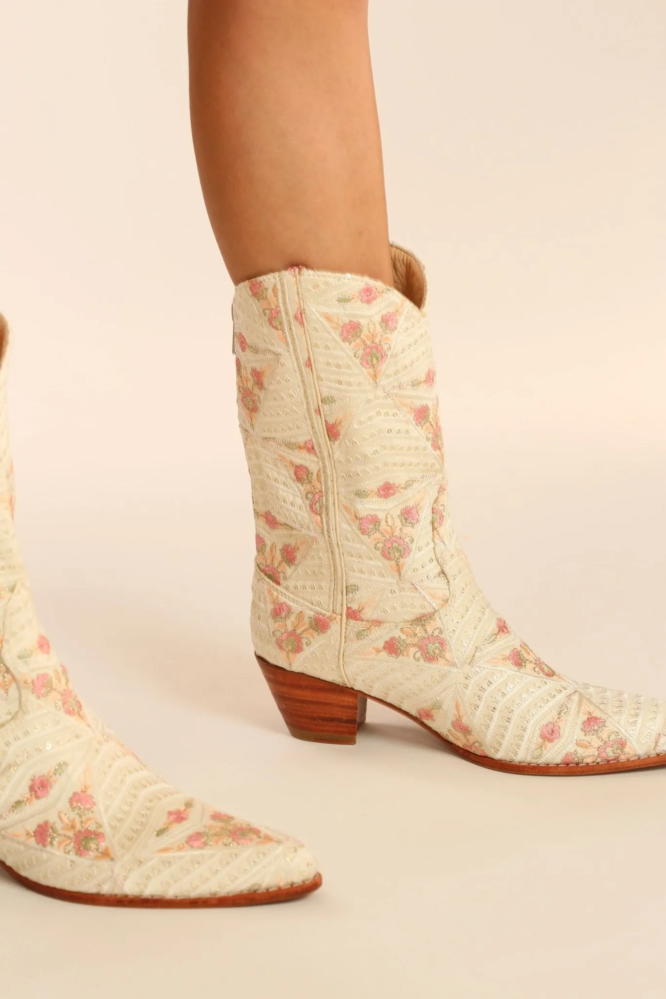 IVORY PINK FLOWER SILK WESTERN BOOTS DEKOTA