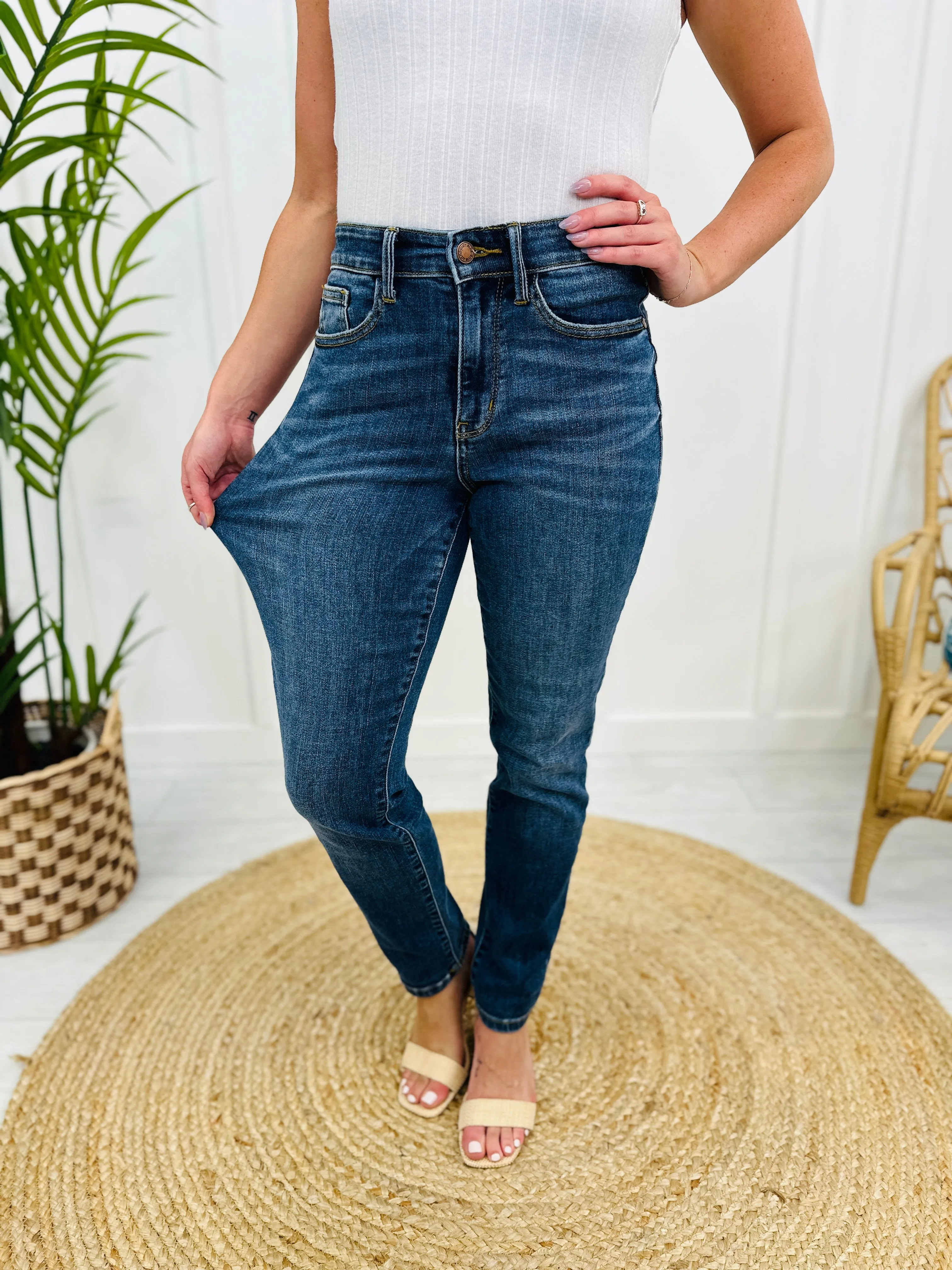 Judy Blue Wow Factor Butt Lifting Slim Fit Jeans in Reg/Curvy
