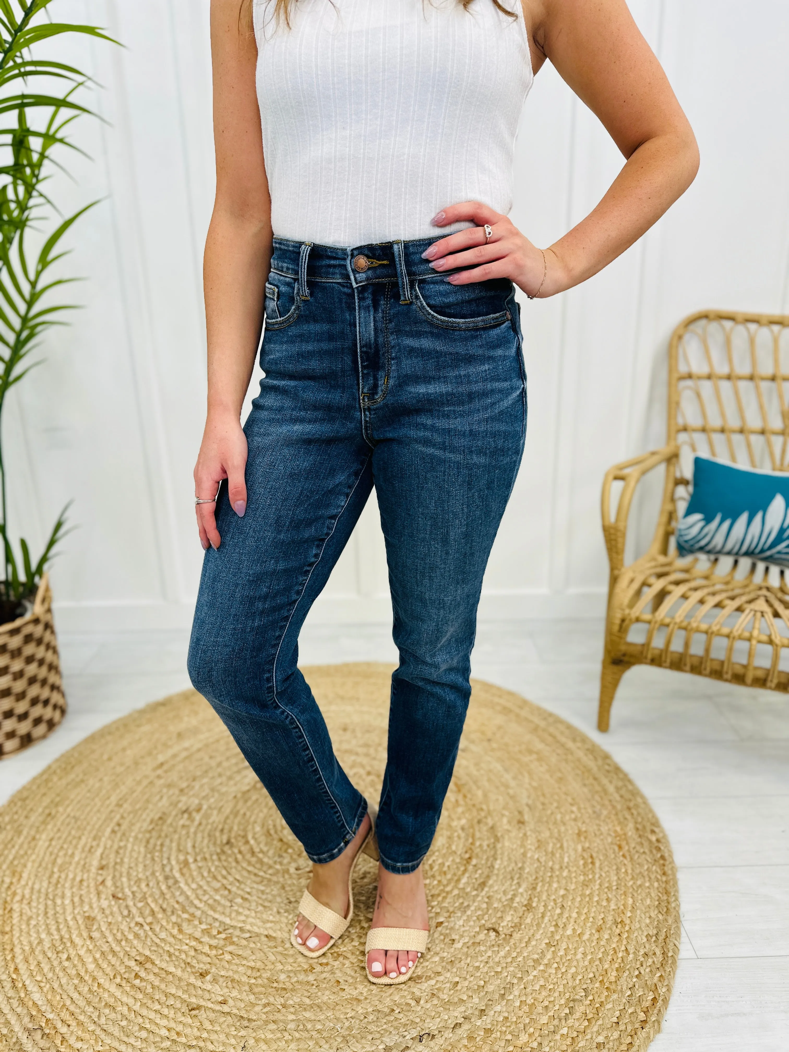 Judy Blue Wow Factor Butt Lifting Slim Fit Jeans in Reg/Curvy