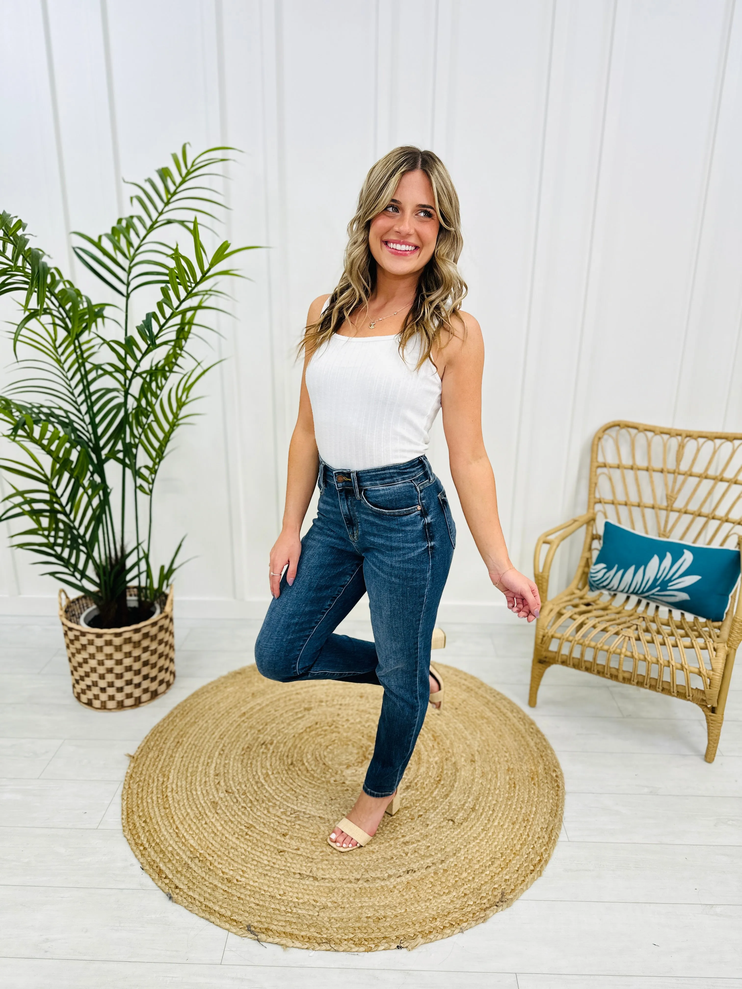 Judy Blue Wow Factor Butt Lifting Slim Fit Jeans in Reg/Curvy